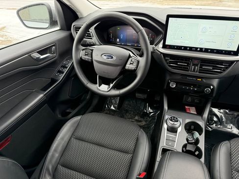 Used 2024 Ford Escape SE image 24