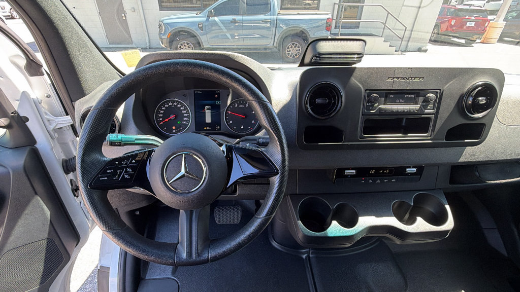 Used 2025 Mercedes-Benz Sprinter 2500 image 16