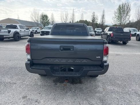 Used 2022 Toyota Tacoma TRD Sport w/ TRD Premium Sport Package image 6