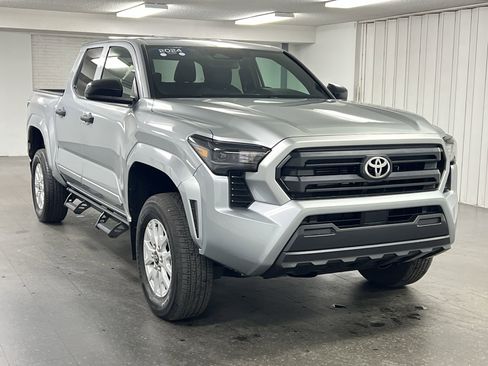 Used 2024 Toyota Tacoma SR image 34