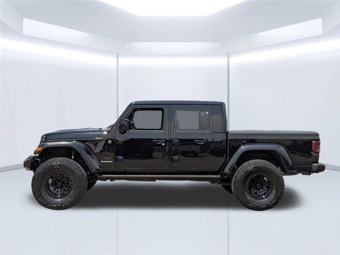 Used 2021 Jeep Gladiator Overland AWD/4WD image 2