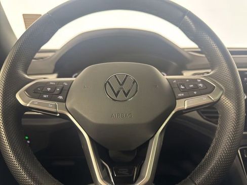 Used 2022 Volkswagen Atlas Cross Sport SEL R-Line AWD/4WD image 19