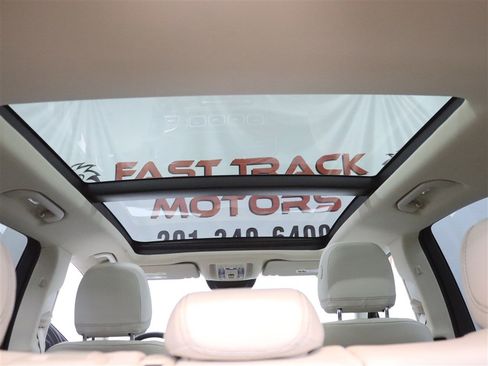 Used 2023 Mercedes-Benz GLE 450 4MATIC image 7