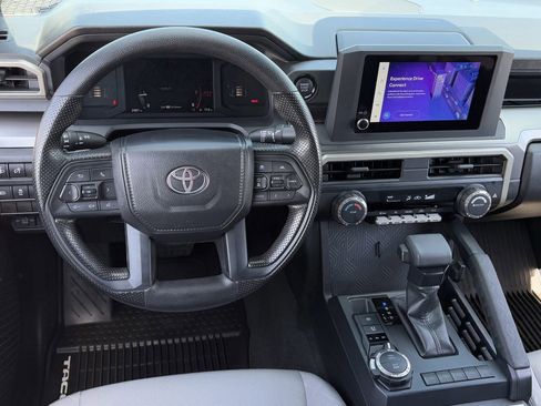 Used 2025 Toyota Tacoma SR5 AWD/4WD image 13