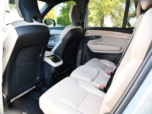 New 2026 Volvo XC90 B6 Ultra w/ Protection Package Premier image 16