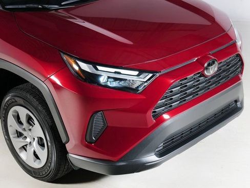 Used 2023 Toyota RAV4 LE image 27