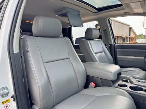 Used 2016 Toyota Sequoia SR5 image 36