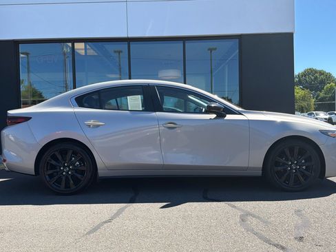 Used 2025 MAZDA MAZDA3 s FWD image 3