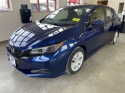 Used 2023 Nissan Leaf S image 2