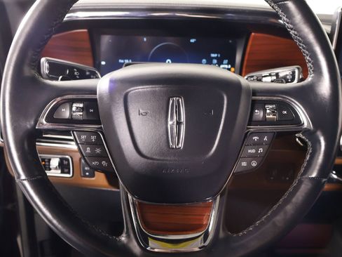 Used 2023 Lincoln Navigator L Reserve AWD/4WD image 3