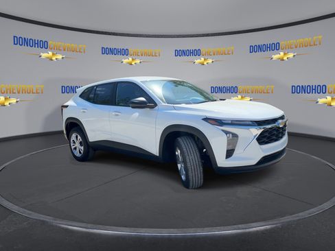 New 2026 Chevrolet Trax LS FWD image 2