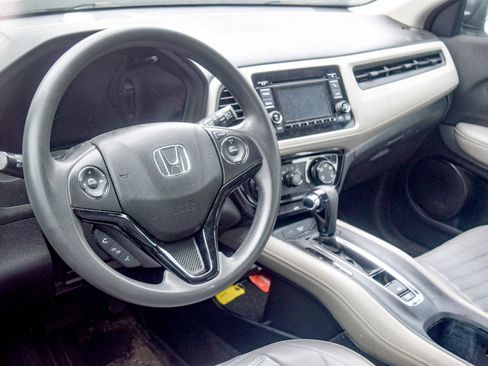 Used 2021 Honda HR-V LX image 11