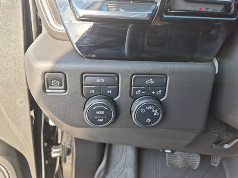 Used 2023 Chevrolet Silverado 1500 LT w/ Protection Package AWD/4WD image 27