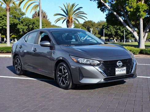 Used 2025 Nissan Sentra SV w/ All-Weather Package FWD image 4