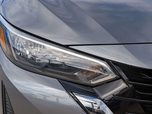Used 2024 Nissan Sentra SV FWD image 9