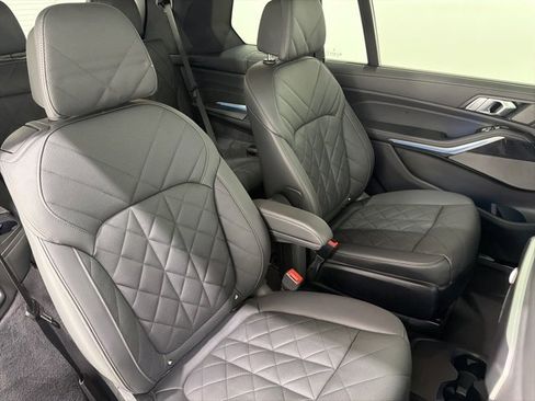 Used 2025 BMW X7 xDrive40i w/ Executive Package image 24