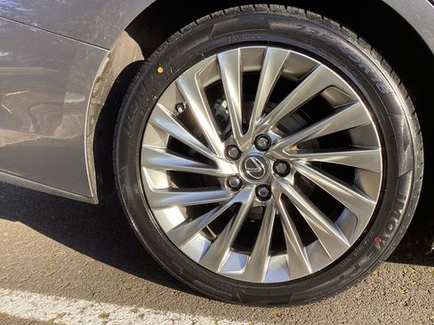 Used 2019 Lexus ES 350 Luxury image 15