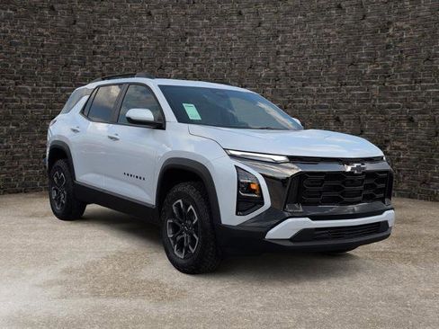 New 2026 Chevrolet Equinox ACTIV w/ Convenience Package III FWD image 2