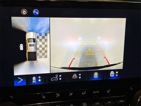 Used 2024 Chevrolet Colorado ZR2 w/ Technology Package image 25