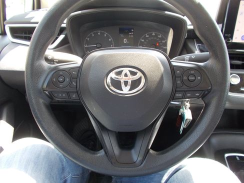 Used 2024 Toyota Corolla LE FWD image 14