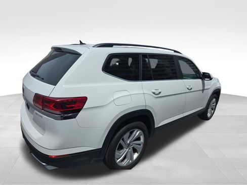 Used 2023 Volkswagen Atlas SE w/ Panoramic Sunroof Package FWD image 4