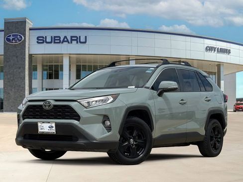 Used 2019 Toyota RAV4 XLE FWD image 1