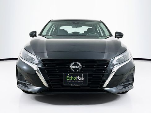 Used 2023 Nissan Altima 2.5 SV image 2