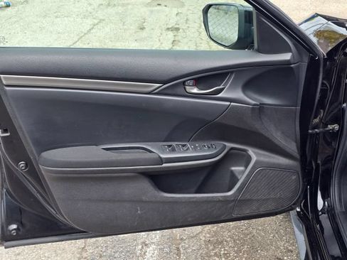Used 2018 Honda Civic Sport image 10