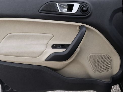 Used 2014 Ford Fiesta SE FWD image 13