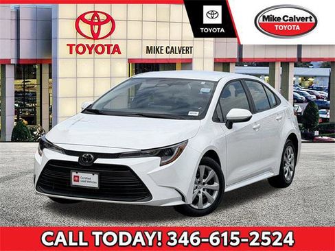 Certified 2025 Toyota Corolla LE image 1