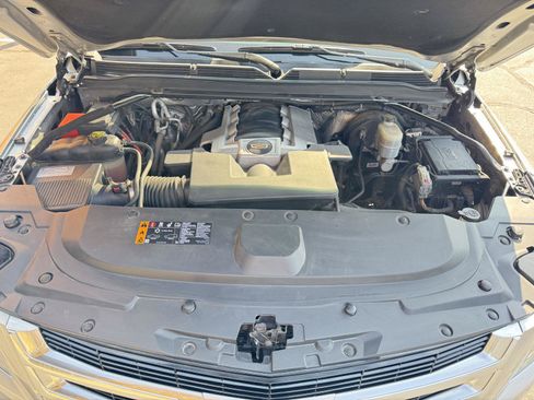 Used 2018 Cadillac Escalade Premium Luxury AWD/4WD image 29