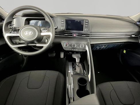 New 2026 Hyundai Elantra SE FWD image 10