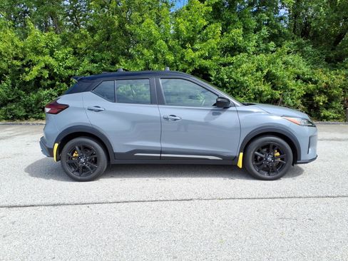 Used 2023 Nissan Kicks SR FWD image 26