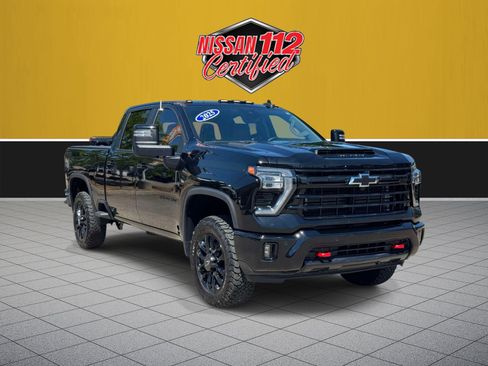 Used 2025 Chevrolet Silverado 2500 LT w/ Trail Boss Package AWD/4WD image 1