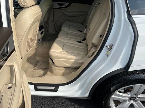 Used 2018 Audi Q7 2.0T Premium AWD/4WD image 22