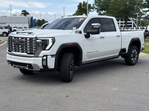 Used 2025 GMC Sierra 2500 Denali w/ Denali Reserve Package AWD/4WD image 7