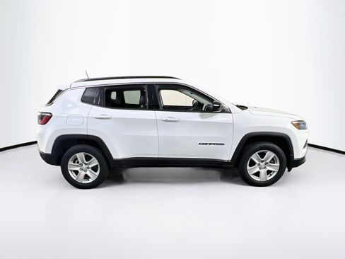 Used 2022 Jeep Compass Latitude w/ Convenience Group AWD/4WD image 4