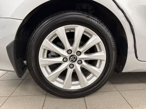 Used 2019 Toyota Camry LE w/ Convenience Package FWD image 10