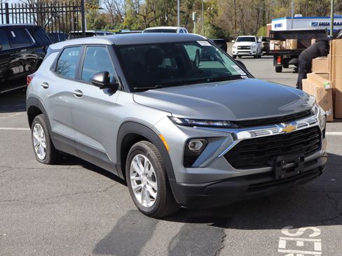 Certified 2024 Chevrolet TrailBlazer LS image 2