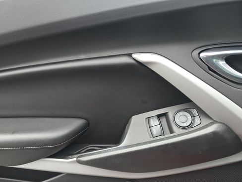 Used 2018 Chevrolet Camaro LT RWD image 10
