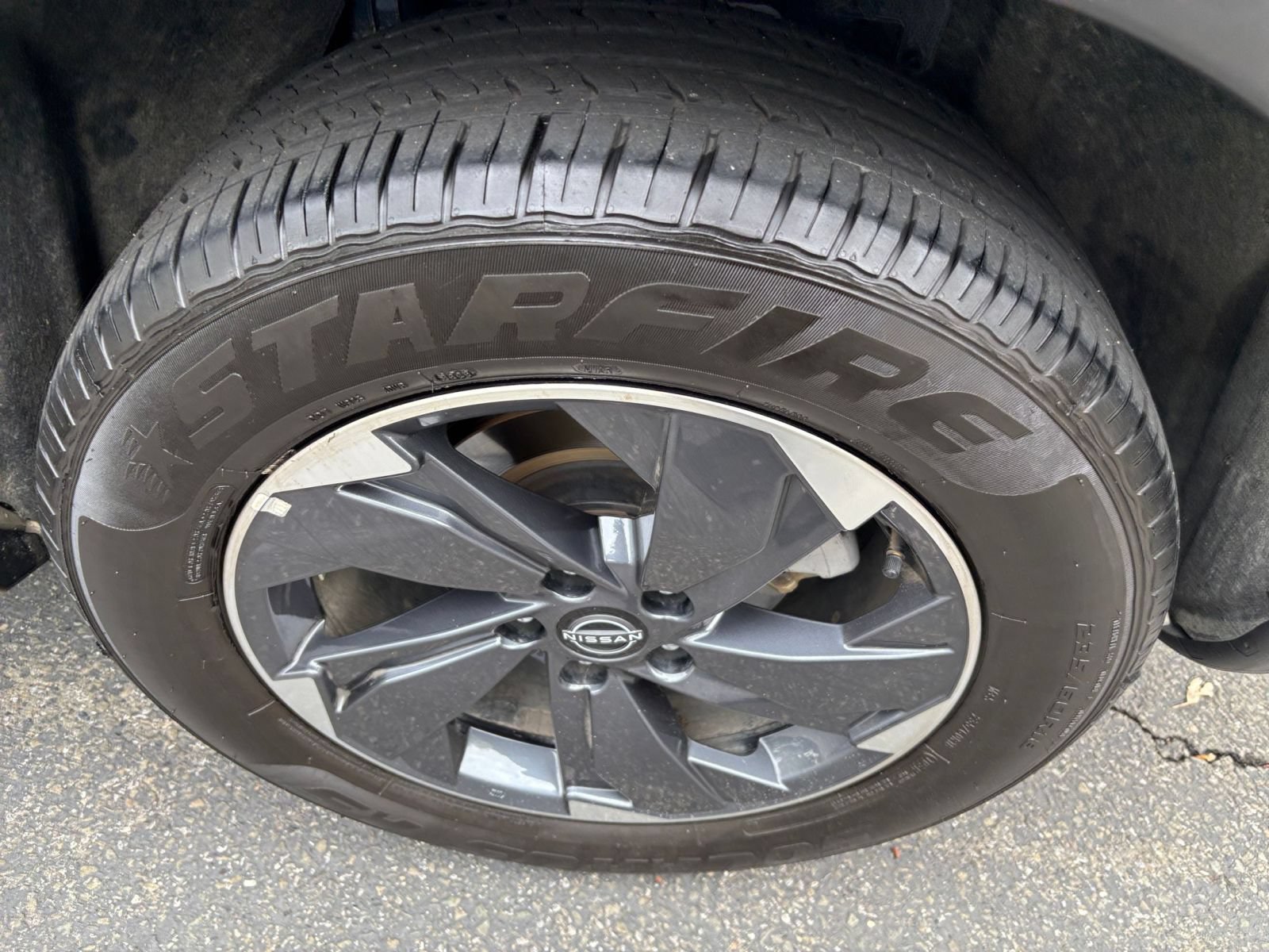 Used 2025 Nissan Rogue SV FWD image 31