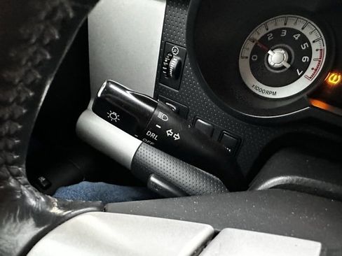 Used 2013 Toyota FJ Cruiser 4WD image 27