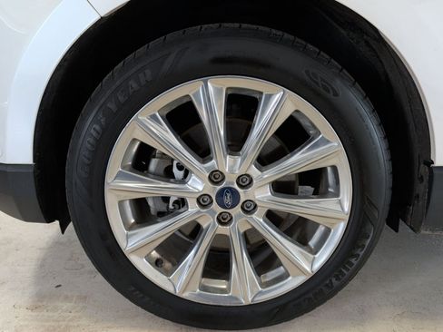 Used 2017 Ford Edge Titanium w/ Equipment Group 302A AWD/4WD image 13