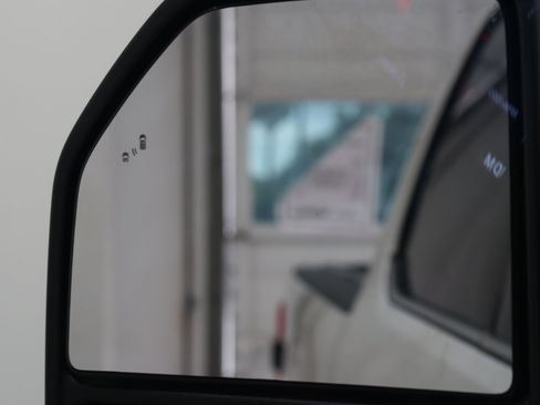 Used 2024 Ford F250 Lariat w/ Chrome Package image 25