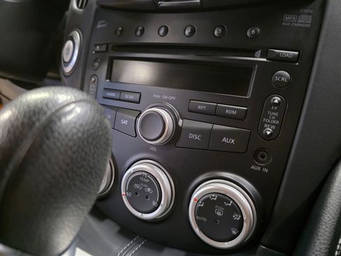 Used 2009 Nissan 370Z Touring w/ Sport Pkg RWD image 37