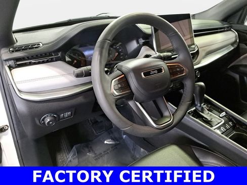 Certified 2025 Jeep Compass Limited AWD/4WD image 16