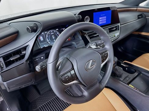 Used 2025 Lexus ES 350 w/ Premium Package FWD image 9