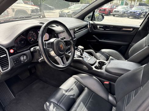 Used 2019 Porsche Cayenne AWD/4WD image 12