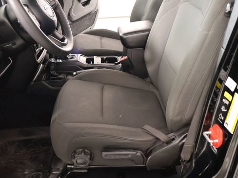 Used 2023 Jeep Gladiator Willys image 11