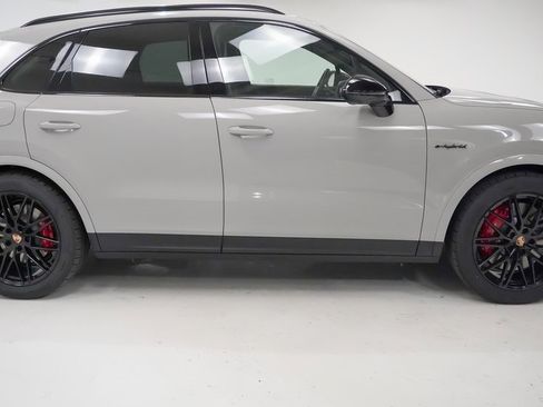 New 2026 Porsche Cayenne S image 9